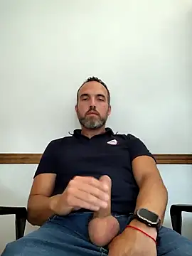 Snapshot of leon3875 chatting on February 2, 3:22 pm leon3875 online show from February 2, 3:22 pm