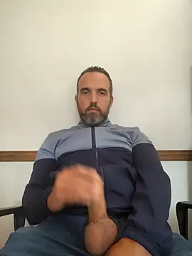 Snapshot of leon3875 chatting on February 4, 3:40 pm leon3875 online show from February 4, 3:40 pm