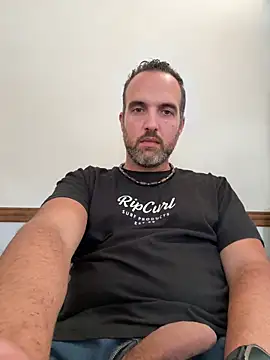 Snapshot of leon3875 chatting on February 20, 5:24 pm leon3875 online show from February 20, 5:24 pm