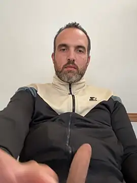 Snapshot of leon3875 chatting on February 27, 3:23 pm leon3875 online show from February 27, 3:23 pm