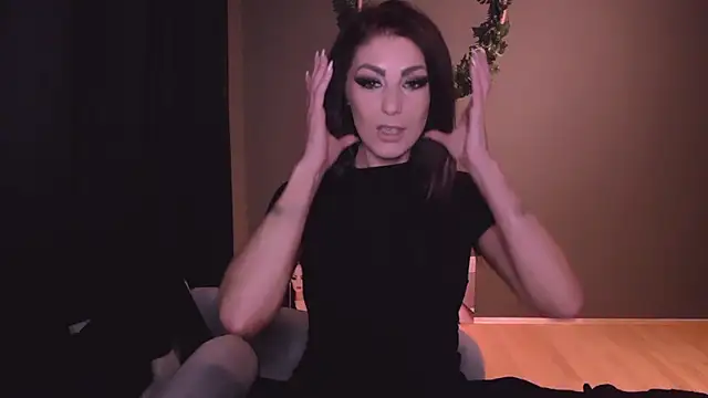 Saintrebella online show from December 10, 1:22 am