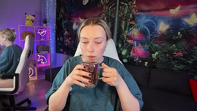 Snapshot of TiffanyBatson chatting on January 31, 10:20 am TiffanyBatson online show from January 31, 10:20 am