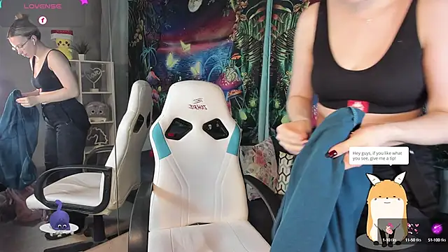 Snapshot of TiffanyBatson chatting on February 12, 2:32 pm TiffanyBatson online show from February 12, 2:32 pm