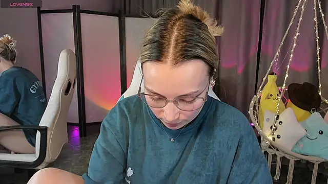 Snapshot of TiffanyBatson chatting on February 13, 8:06 am TiffanyBatson online show from February 13, 8:06 am