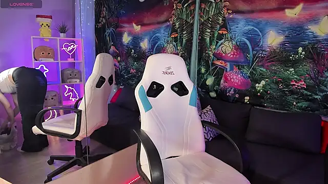 Snapshot of TiffanyBatson chatting on February 23, 3:13 am TiffanyBatson online show from February 23, 3:13 am