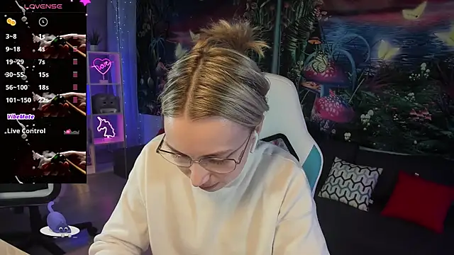 Snapshot of TiffanyBatson chatting on March 11, 9:56 am TiffanyBatson online show from March 11, 9:56 am