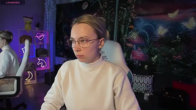 Snapshot of TiffanyBatson chatting on March 20, 8:31 am TiffanyBatson online show from March 20, 8:31 am