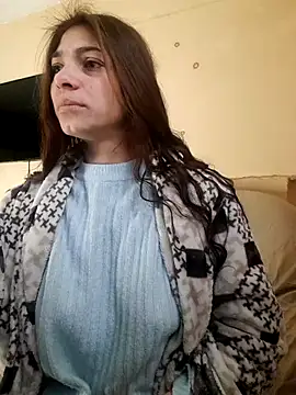 Snapshot of AntoniaHottie chatting on February 6, 9:43 am AntoniaHottie online show from February 6, 9:43 am