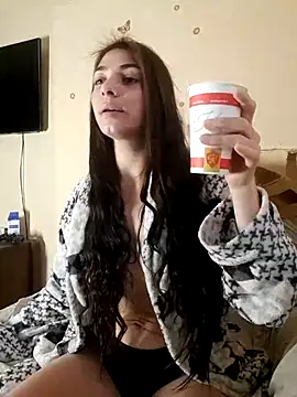 Snapshot of AntoniaHottie chatting on February 6, 12:48 pm AntoniaHottie online show from February 6, 12:48 pm