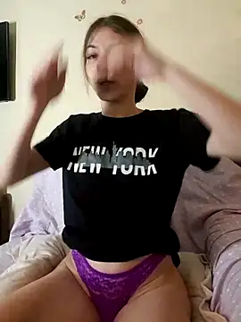 Snapshot of AntoniaHottie chatting on March 13, 5:18 pm AntoniaHottie online show from March 13, 5:18 pm