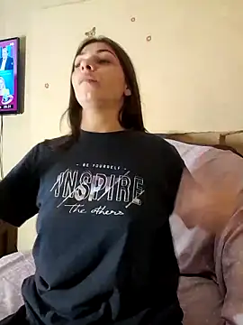 Snapshot of AntoniaHottie chatting on March 15, 6:32 pm AntoniaHottie online show from March 15, 6:32 pm