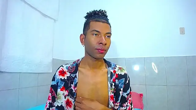 Snapshot of Dharwinth_25 chatting on November 22, 12:59 pm Dharwinth 25 online show from November 22, 12:59 pm