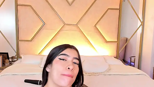 Snapshot of siara_and_zoe chatting on November 30, 4:22 pm siara and zoe online show from November 30, 4:22 pm