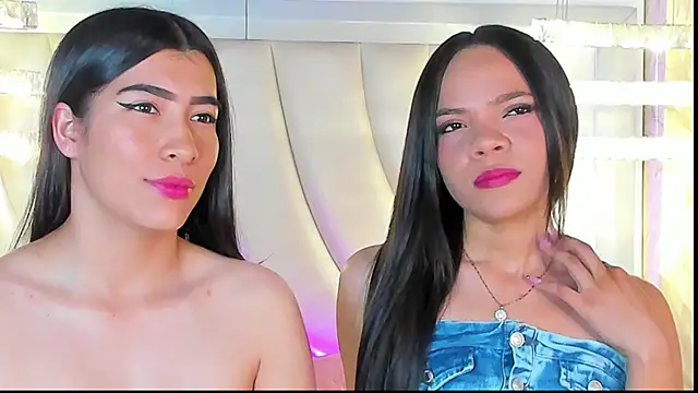 siara and zoe online show from April 10, 10:36 pm