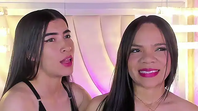 siara and zoe online show from June 24, 9:58 pm