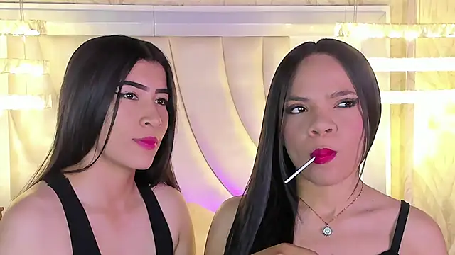 siara and zoe online show from July 7, 11:20 pm