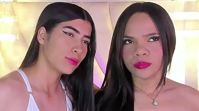 siara and zoe online show from July 9, 11:09 pm