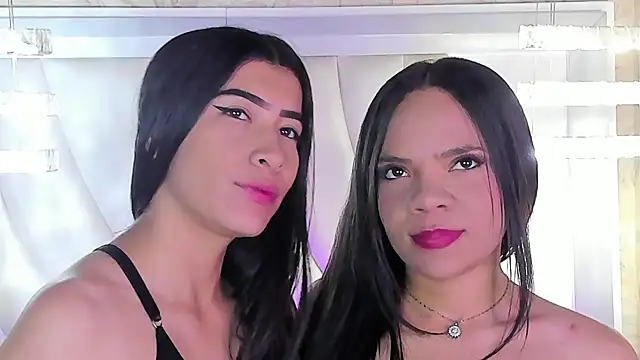 siara and zoe online show from July 23, 11:35 pm