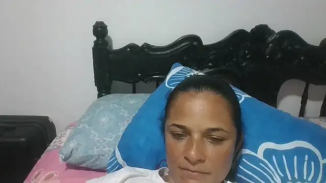 Snapshot of GiveLove1 chatting on November 5, 11:27 pm GiveLove1 online show from November 5, 11:27 pm