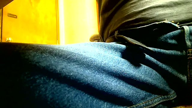 markluvskitty online show from April 16, 3:46 pm