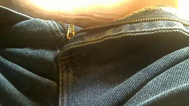 markluvskitty online show from June 26, 1:37 pm