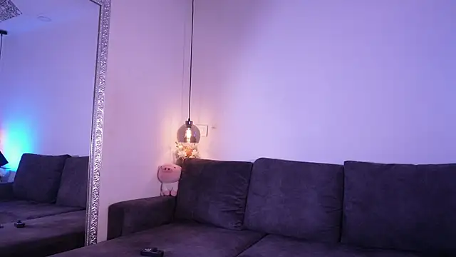 Isabella francoo online show from May 8, 11:48 am