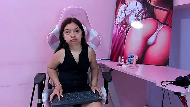 CharlotteMuller online show from April 10, 8:35 pm