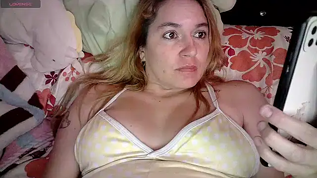 Izury Blondee online show from February 11, 4:22 am