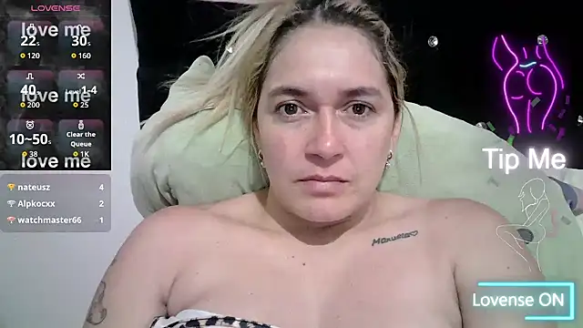 Izury Blondee online show from September 11, 1:06 am