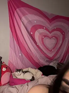 ThickerThanYoBitch online show from December 12, 11:40 am