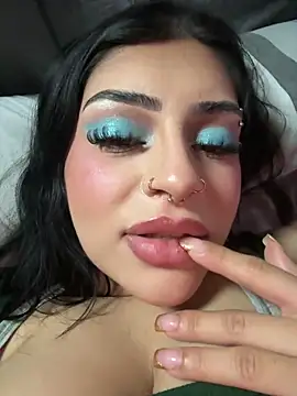 ThickerThanYoBitch online show from March 19, 7:56 am