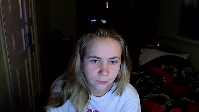 Riley Roo online show from December 12, 6:42 pm