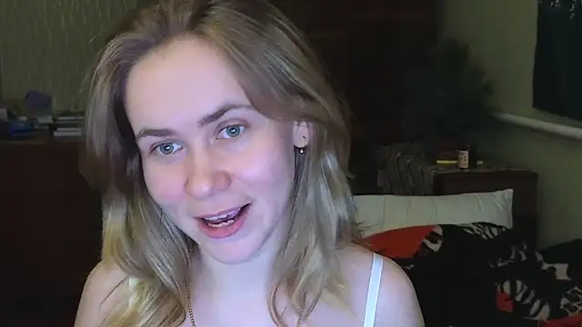 Riley Roo online show from December 15, 8:47 pm