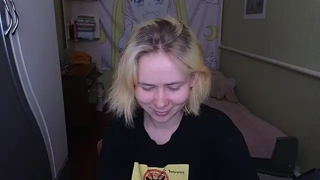 Riley Roo online show from April 22, 8:06 am