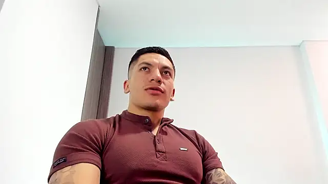 Snapshot of aquiles_51 chatting on May 23, 6:23 pm aquiles 51 online show from May 23, 6:23 pm