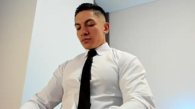 Snapshot of aquiles_51 chatting on June 5, 6:57 pm aquiles 51 online show from June 5, 6:57 pm