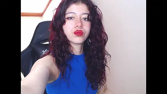 SuzzyyM online show from February 5, 2:05 pm