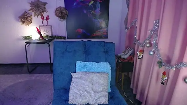 Snapshot of IsaBaileys_ chatting on December 19, 6:56 pm IsaBaileys online show from December 19, 6:56 pm