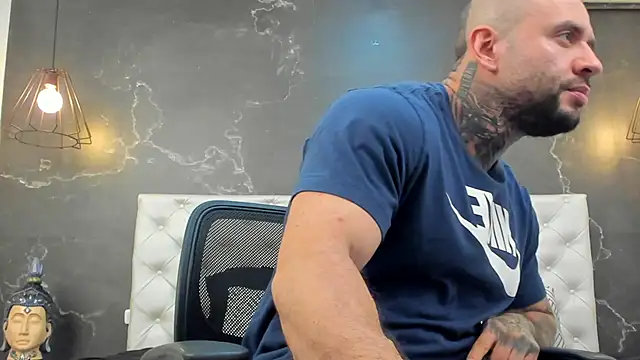 BruceDallas online show from January 3, 11:33 pm