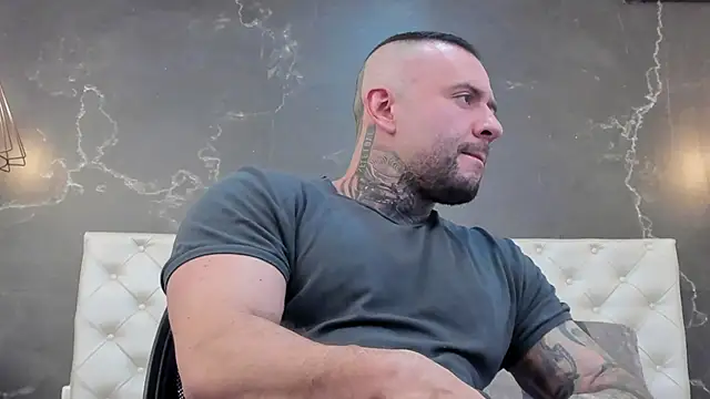 BruceDallas online show from January 18, 11:11 pm