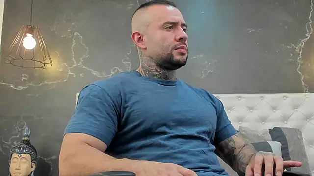 BruceDallas online show from January 19, 11:21 pm