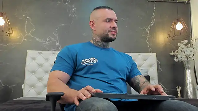 BruceDallas online show from January 22, 2:59 am