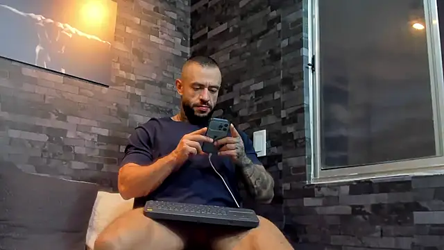 BruceDallas online show from September 19, 11:16 pm