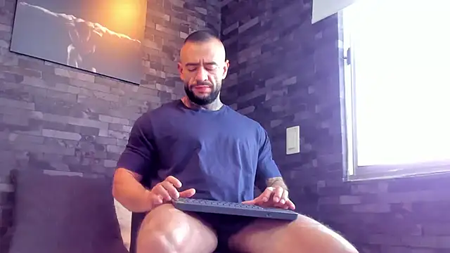 BruceDallas online show from September 20, 5:58 pm