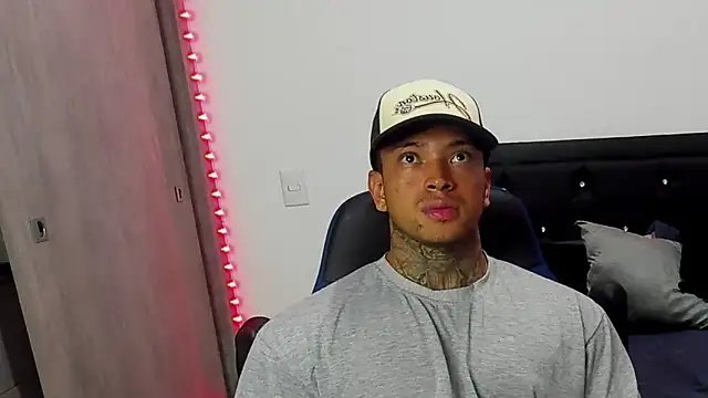 Stiven collins online show from February 25, 1:09 am