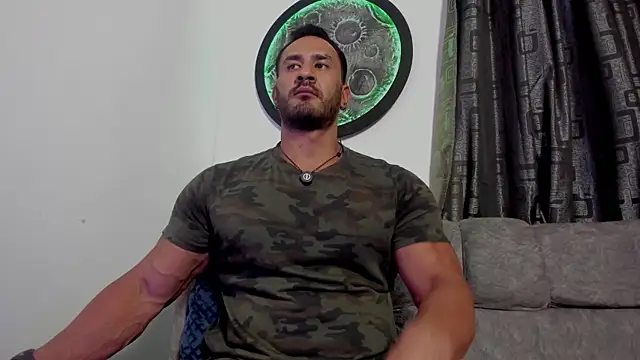 Snapshot of curt_xxx chatting on June 25, 2:44 am curt xxx online show from June 25, 2:44 am