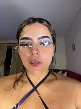 Snapshot of Chloemercury chatting on December 2, 4:29 am Chloemercury online show from December 2, 4:29 am