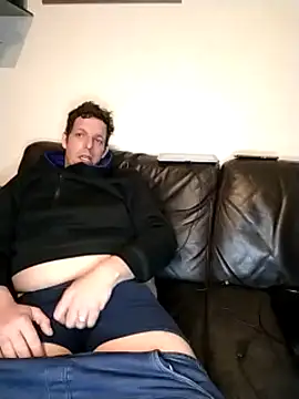 Knuffelstaaf123 online show from March 7, 12:15 am