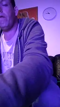 Knuffelstaaf123 online show from April 28, 10:59 pm