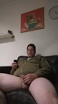 Knuffelstaaf123 online show from August 9, 2:24 am